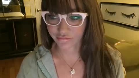 Snapshot of themrsnelson chatting on October 30, 2025, 7:32 am Cach Nelson online show from October 30, 2025, 7:32 am