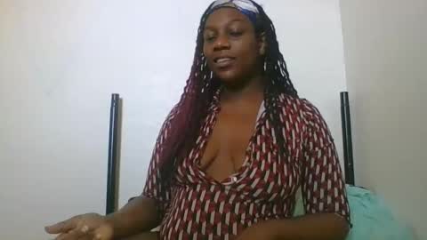 Snapshot of thenaturalgoddess chatting on October 28, 2025, 4:20 pm TheNaturalGoddess online show from October 28, 2025, 4:20 pm