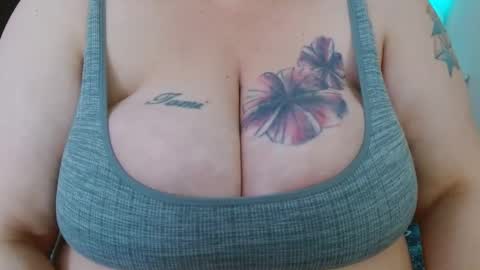 Snapshot of thenaughty1baby_2 chatting on February 18, 2025, 6:15 pm im on randomly so follow to know when im online online show from February 18, 2025, 6:15 pm