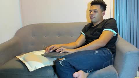 Snapshot of theo_morris chatting on February 28, 2026, 5:30 am theo_morris online show from February 28, 2026, 5:30 am