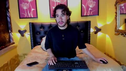 Snapshot of theo_riviera chatting on May 28, 2026, 10:40 pm theo_riviera online show from May 28, 2026, 10:40 pm