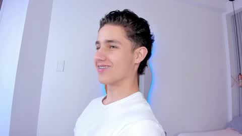  THEO- MATEO  online show from January 5, 2025, 4:38 pm