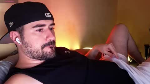 Snapshot of theoravi chatting on December 16, 2025, 3:55 am Theo Ravi online show from December 16, 2025, 3:55 am