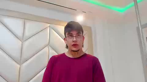 Snapshot of theosteel_ chatting on October 15, 2025, 4:34 am TheoSteel online show from October 15, 2025, 4:34 am