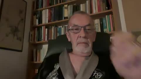 Snapshot of theowlandthe chatting on January 4, 2025, 7:03 am theowlandthe online show from January 4, 2025, 7:03 am