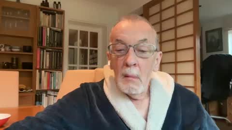 Snapshot of theowlandthe chatting on February 2, 2025, 8:24 am theowlandthe online show from February 2, 2025, 8:24 am