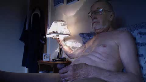 Snapshot of theowlandthe chatting on February 9, 2025, 3:56 pm theowlandthe online show from February 9, 2025, 3:56 pm