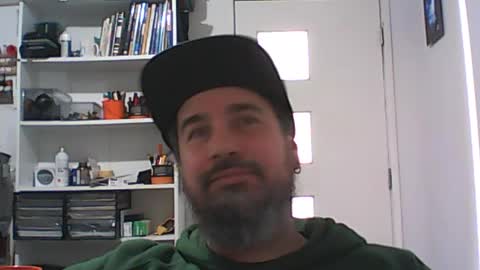 Snapshot of theozbeardguy chatting on July 16, 2026, 1:44 am aussiebeard online show from July 16, 2026, 1:44 am