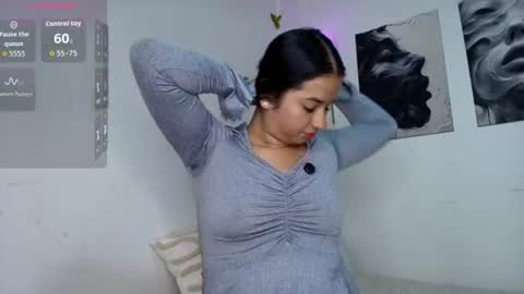 Snapshot of thepeach_ chatting on June 13, 2026, 7:01 pm thepeach_ online show from June 13, 2026, 7:01 pm