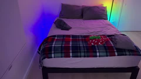 therealdylansdick online show from November 12, 2025, 8:37 am