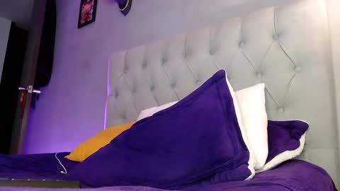 Snapshot of therealsoleil chatting on December 25, 2024, 7:03 am therealsoleil online show from December 25, 2024, 7:03 am