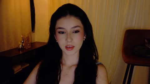 Snapshot of therose_mar chatting on October 14, 2025, 11:27 pm Mar online show from October 14, 2025, 11:27 pm