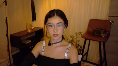 Snapshot of therose_mar chatting on November 12, 2025, 10:52 pm Mar online show from November 12, 2025, 10:52 pm