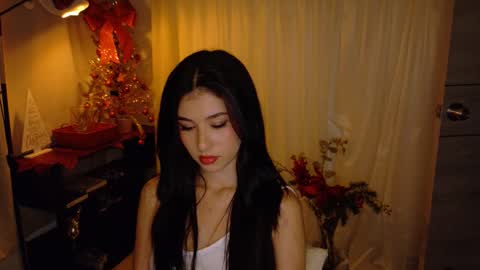 Snapshot of therose_mar chatting on December 3, 2025, 1:13 am Mar online show from December 3, 2025, 1:13 am