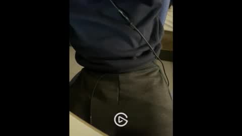 Snapshot of theroxxor chatting on September 21, 2025, 6:20 pm theroxxor online show from September 21, 2025, 6:20 pm