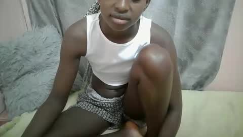 Snapshot of therry_heart chatting on October 12, 2025, 9:08 am hearty online show from October 12, 2025, 9:08 am