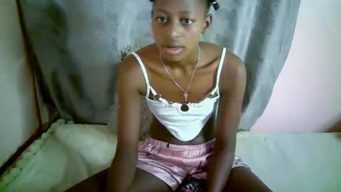 Snapshot of therry_heart chatting on October 30, 2025, 8:27 am hearty online show from October 30, 2025, 8:27 am