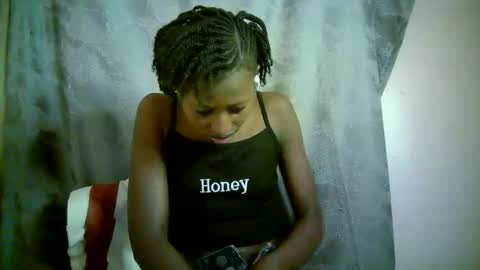 Snapshot of therry_heart chatting on February 15, 2026, 1:41 pm hearty online show from February 15, 2026, 1:41 pm