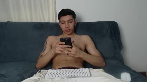 thesaint_xxx online show from November 7, 2025, 4:45 am