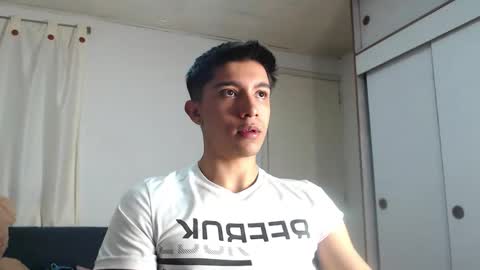 Snapshot of thesaint_xxx chatting on March 12, 2026, 4:51 am thesaint_xxx online show from March 12, 2026, 4:51 am