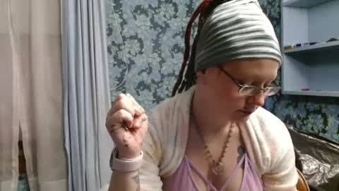 Snapshot of thesirenscall chatting on December 14, 2025, 2:39 am Siren of the Fae online show from December 14, 2025, 2:39 am