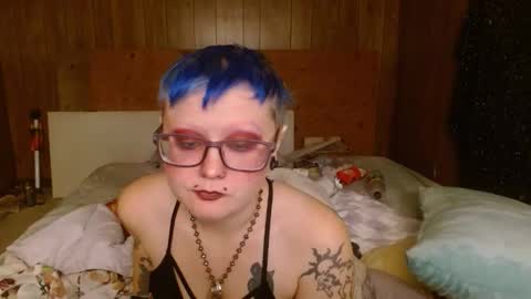 Snapshot of thesirenscall chatting on May 16, 2026, 2:19 am Siren of the Fae online show from May 16, 2026, 2:19 am