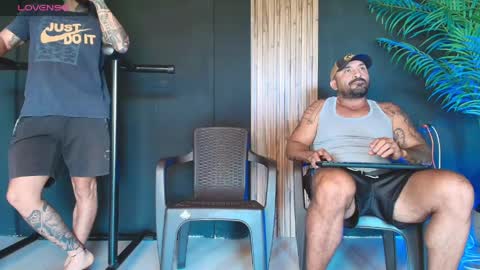 Snapshot of thestraightroom chatting on May 7, 2026, 12:43 pm thestraightroom online show from May 7, 2026, 12:43 pm