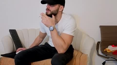 TheTopAlex online show from November 14, 2025, 4:22 am