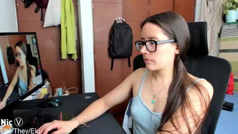 Snapshot of thetropicalseduction chatting on February 25, 2026, 6:39 pm Nicole online show from February 25, 2026, 6:39 pm