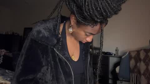Snapshot of thevixensapphire chatting on March 8, 2026, 12:41 am Sapphire the Vixen online show from March 8, 2026, 12:41 am