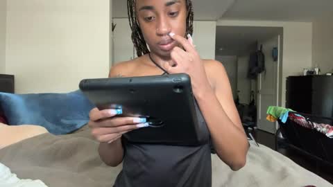 Snapshot of thevixensapphire chatting on April 26, 2026, 4:37 pm Sapphire the Vixen online show from April 26, 2026, 4:37 pm