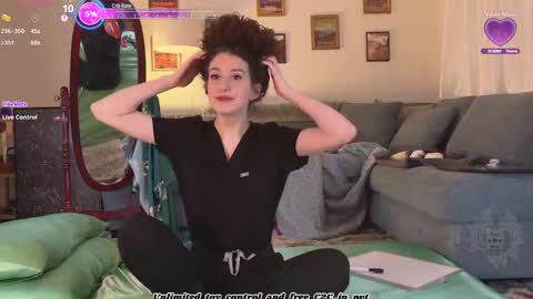 Snapshot of thewillownest chatting on October 17, 2025, 5:04 pm thewillownest online show from October 17, 2025, 5:04 pm