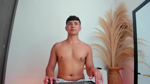 Thiago  online show from December 2, 2025, 6:14 pm