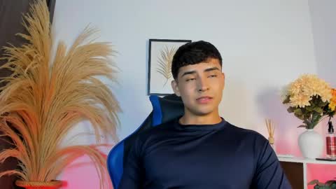 Snapshot of thiago_connor21 chatting on April 25, 2026, 11:24 pm Thiago online show from April 25, 2026, 11:24 pm