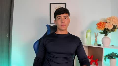 Snapshot of thiago_connor21 chatting on May 2, 2026, 12:04 am Thiago online show from May 2, 2026, 12:04 am