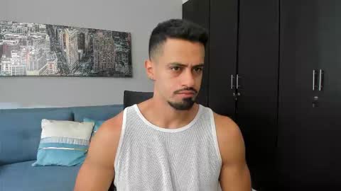 thiago_driussi online show from November 16, 2025, 12:33 pm