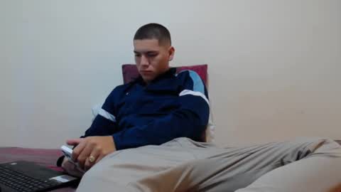 Snapshot of thiago_hot_boy chatting on December 16, 2024, 1:54 pm Thiago independent model online show from December 16, 2024, 1:54 pm