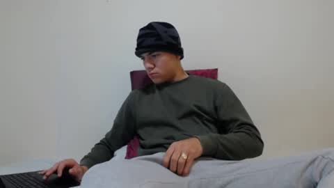 Snapshot of thiago_hot_boy chatting on January 5, 2025, 8:00 am Thiago independent model online show from January 5, 2025, 8:00 am
