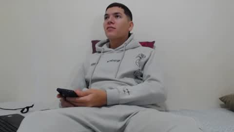 Snapshot of thiago_hot_boy chatting on January 25, 2025, 8:42 am Thiago independent model online show from January 25, 2025, 8:42 am