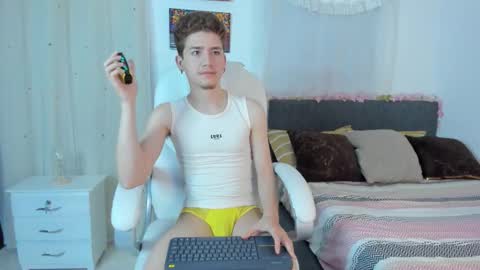 Snapshot of thiago_james69 chatting on November 24, 2025, 2:22 am Manuel online show from November 24, 2025, 2:22 am