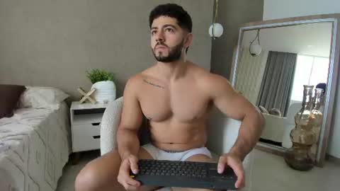 Snapshot of thiago_moretti chatting on July 13, 2026, 6:33 pm THIAGO online show from July 13, 2026, 6:33 pm