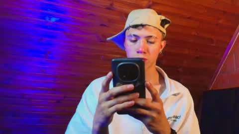 thiago_n_sam online show from November 23, 2025, 11:37 pm