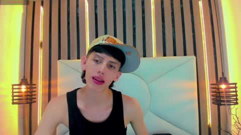 thiago_twink38 online show from April 29, 2026, 9:35 am