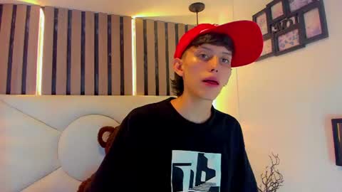 thiago_twink38 online show from June 22, 2026, 4:42 am