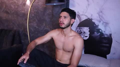 Snapshot of thiago_voss chatting on December 16, 2025, 12:21 pm Thiago online show from December 16, 2025, 12:21 pm