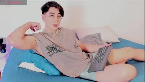 Snapshot of thiago_winteer chatting on May 12, 2026, 2:30 am Thiago Winteer online show from May 12, 2026, 2:30 am