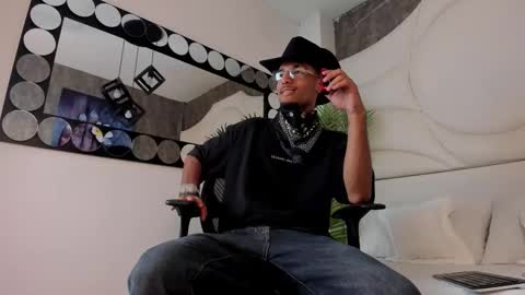 Snapshot of thiagoferreti_ chatting on October 9, 2025, 3:26 am ThiagoFerreti online show from October 9, 2025, 3:26 am