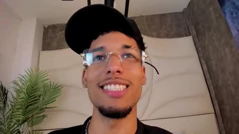 Snapshot of thiagoferreti_ chatting on October 14, 2025, 3:29 am ThiagoFerreti online show from October 14, 2025, 3:29 am