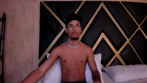 Snapshot of thiagoferreti_ chatting on October 21, 2025, 7:36 pm ThiagoFerreti online show from October 21, 2025, 7:36 pm