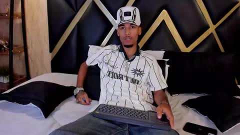 Snapshot of thiagoferreti_ chatting on January 7, 2026, 3:31 am ThiagoFerreti online show from January 7, 2026, 3:31 am